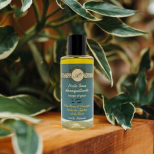 Huile démaquillante triphasée. Nettoie parfaitement et nourrit la peau